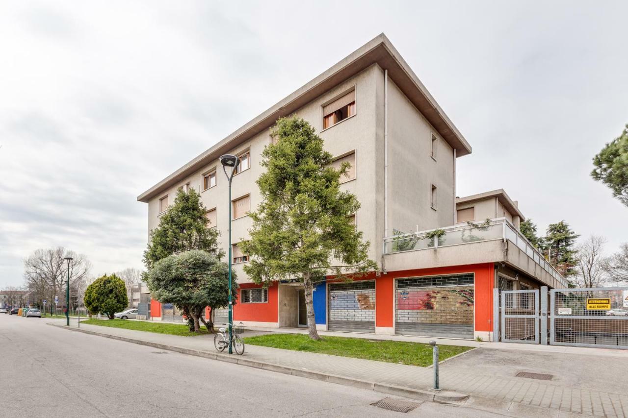 Rooms Vidar Train Station Marghera Esterno foto