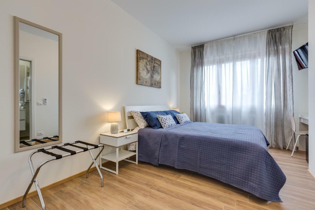 Rooms Vidar Train Station Marghera Esterno foto